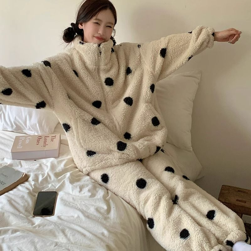 Winter Clothes - Übergröße 300 Pou Coral Fleece Pyjamas