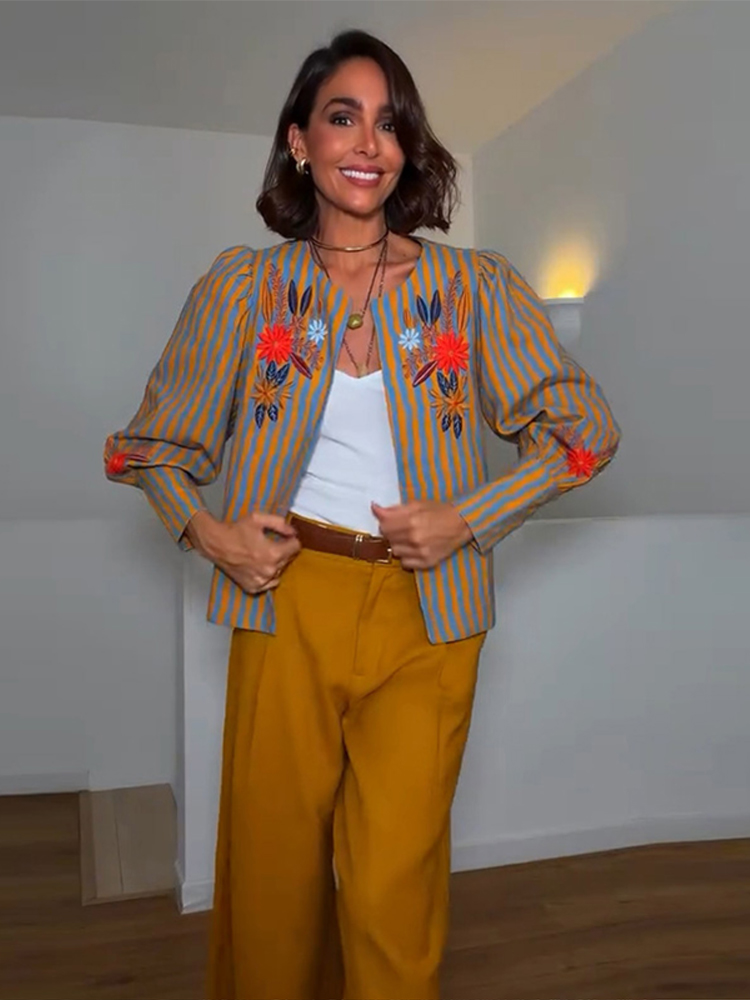 Winter Clothing For - 2026 Frühherbst Gestreifte Blumen-Bestickte Jacke Rundhals